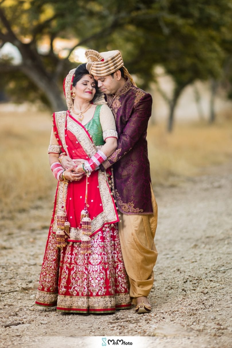 1 Couple Poses For Indian Wedding + Free Posing Cheat Sheet