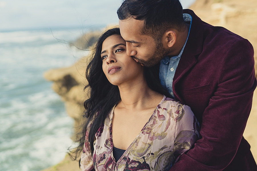 San Diego engagement photos at sunset cliffs 