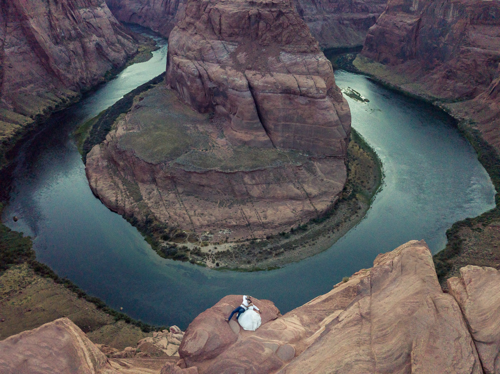 Horseshoe Bend engagement photos 