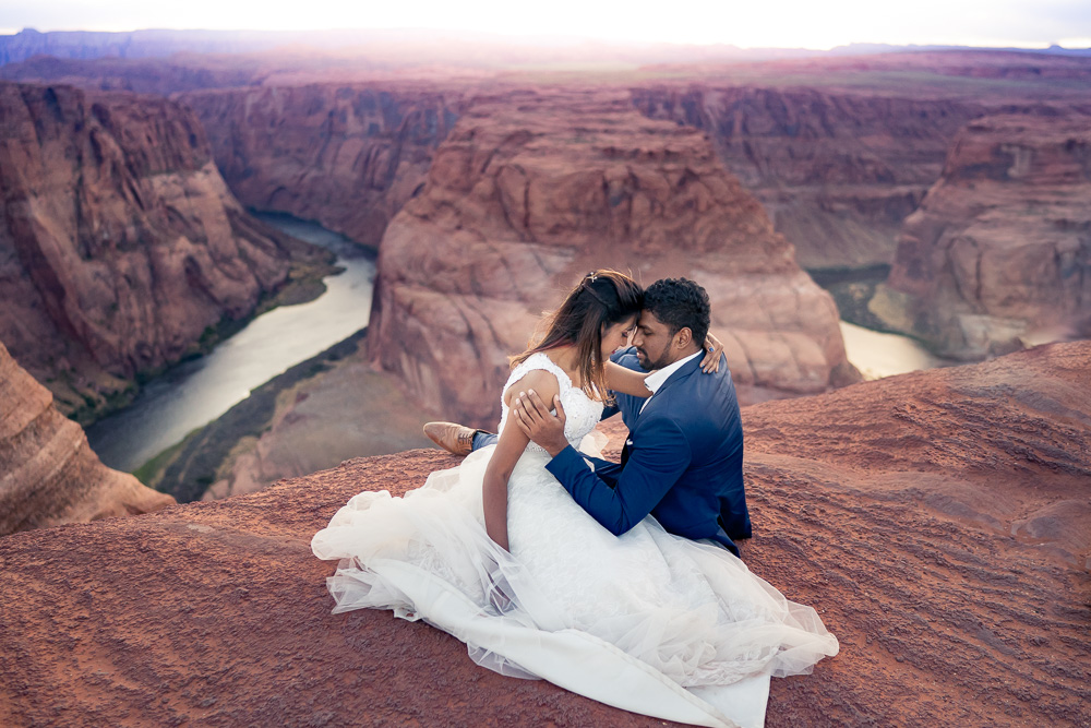 Horseshoe Bend engagement photos 