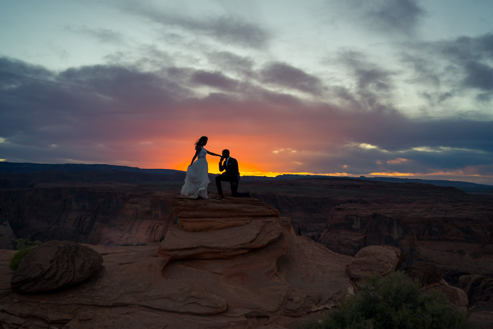 Horseshoe Bend engagement photos 