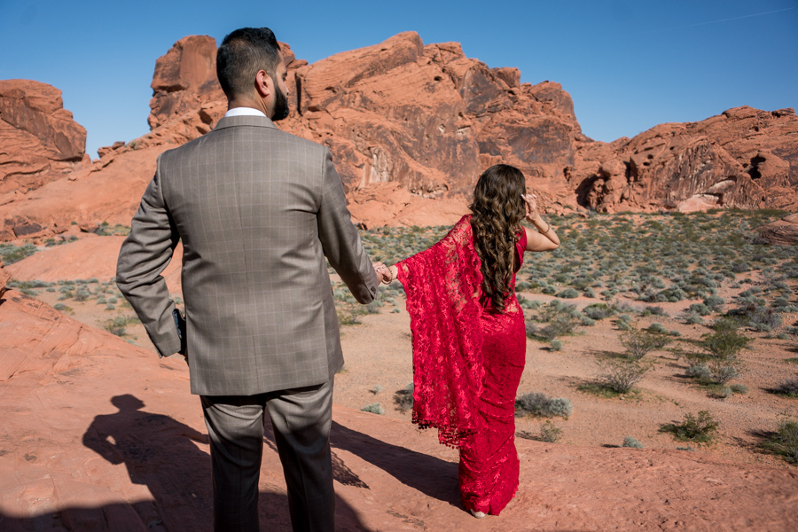 Pre-wedding photo shoot at Valley of Fire in Las Vegas, Nevada