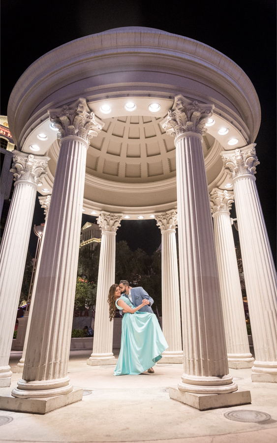 Pre-wedding photo shoot at Valley of Fire in Las Vegas, Nevada