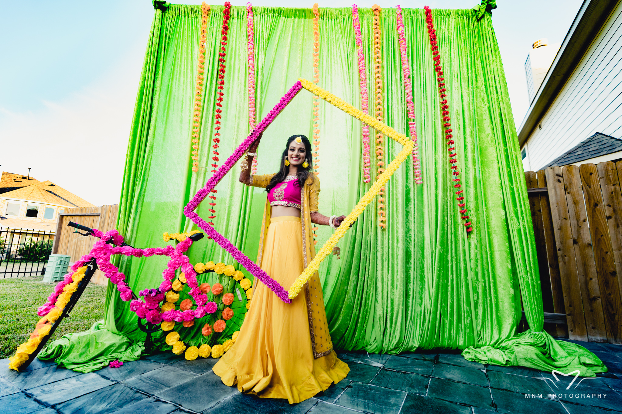 DULHANIYA MEHENDI FUNCTION BACKDROP DECORATION | WEDDING DECOR IDEAS AT HOME  |DIY STAGE FOR 2000/- - YouTube