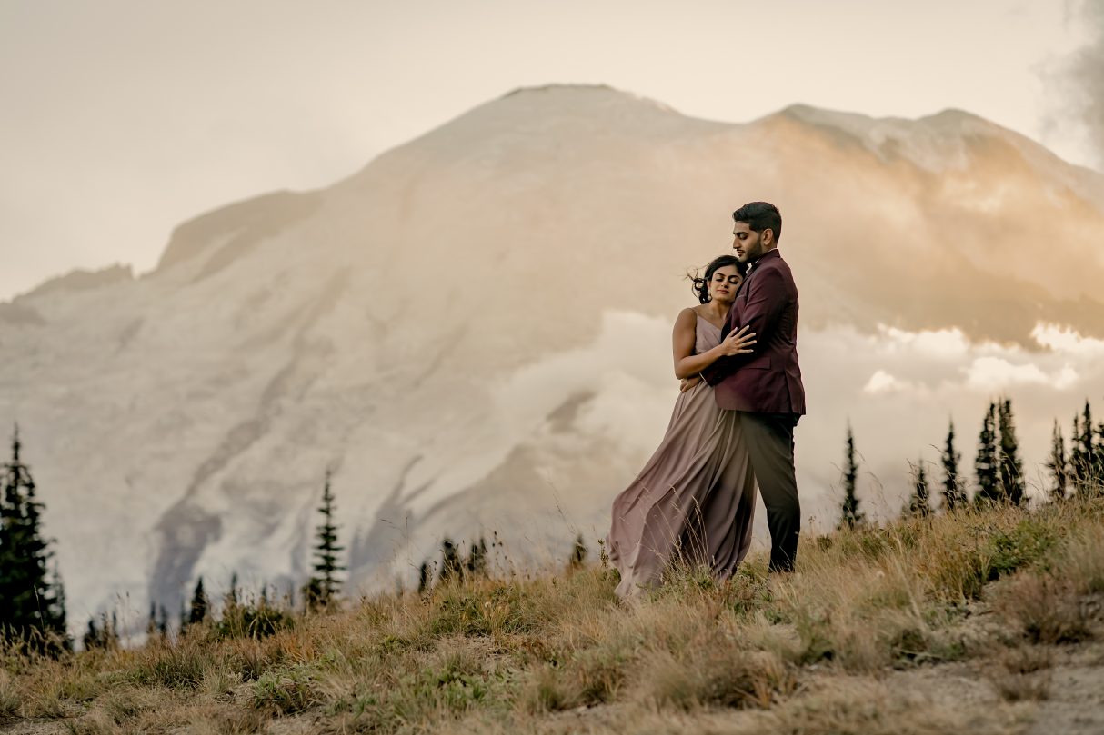 engagement photo mt Șt helends washington